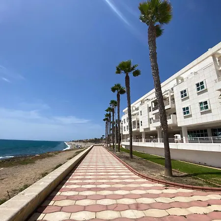 En Primera Línea De Playa Apartamento